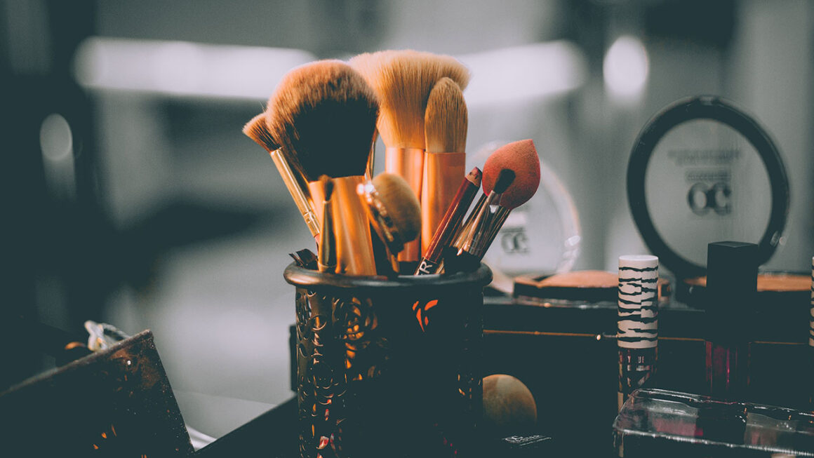 Why-you-should-be-cleaning-your-makeup-brushes-regularly